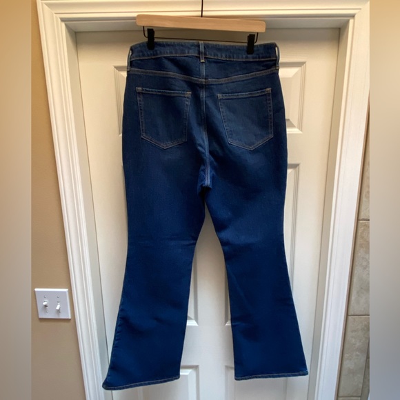 Old Navy Jeans Women’s Flare Extra High Rise Secret Slim Pockets 14 Reg LIKE NEW - Picture 2 of 3